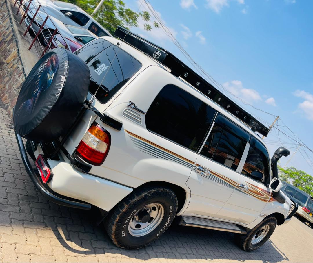 Toyota Land Cruiser Prado TX/TZ